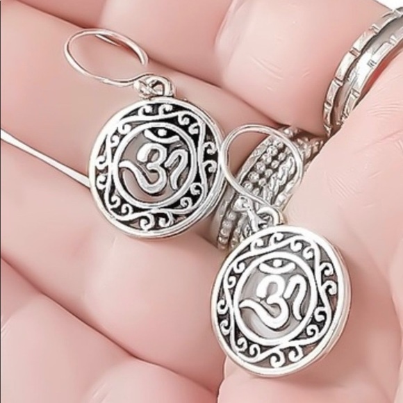 NEW Handcrafted mandala disk dangle earrings - Picture 2 of 7